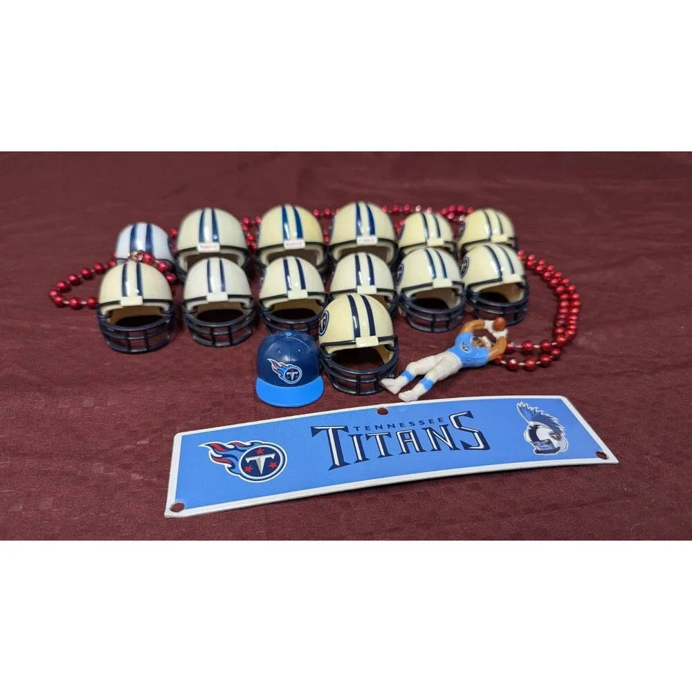 Tennessee Titans NFL Football Sticker Team Logo, Keychain mini helmets Lot Of 16